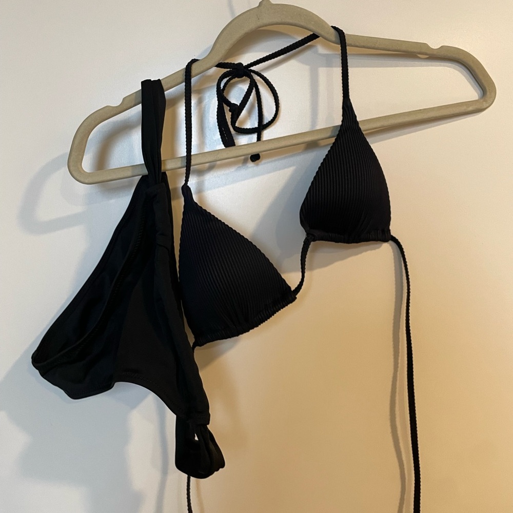 White Fox Boutique Black 🖤 Bikini swim suit